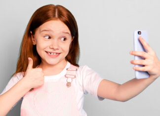 Know the ways to keep children away from mobile phones